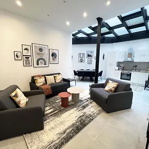 08 Design Flat Republique Paris